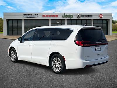 Used 2024 Chrysler Pacifica Touring L Minivan for sale #P5185 - photo 2
