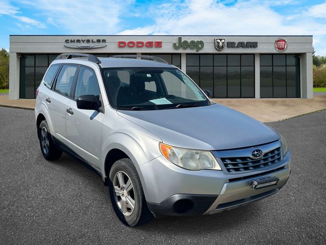 Used 2011 Subaru Forester - photo 2