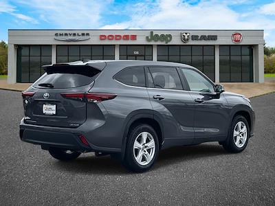 Used 2024 Toyota Highlander - photo 1