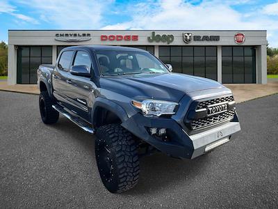 Used 2017 Toyota Tacoma - photo 1