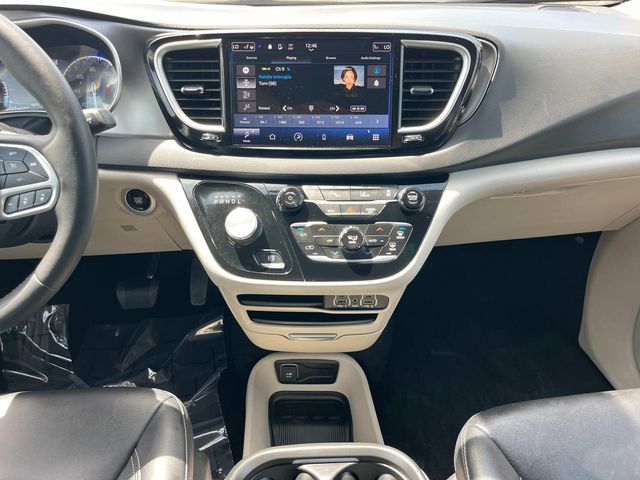 Used 2024 Chrysler Pacifica - photo 8