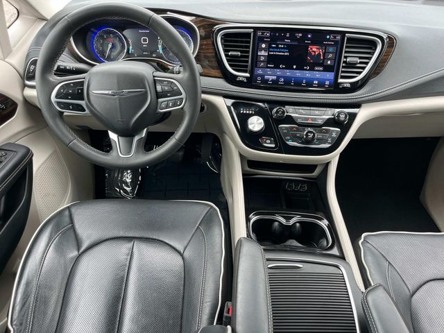 Used 2023 Chrysler Pacifica - photo 8