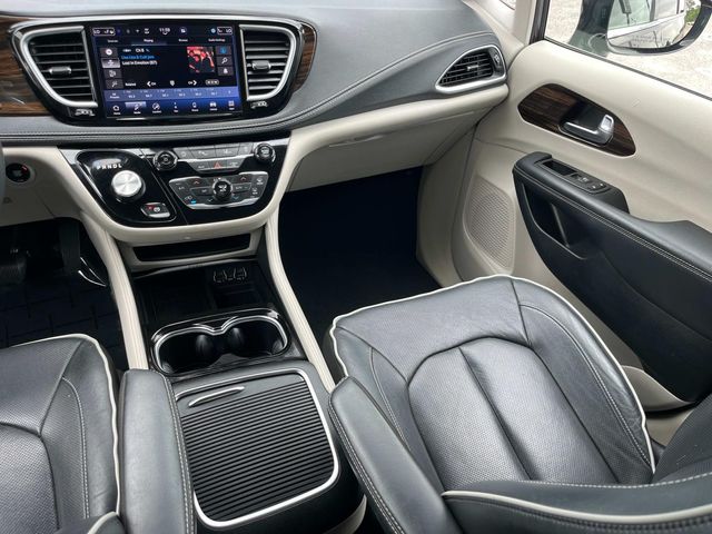 Used 2023 Chrysler Pacifica - photo 9