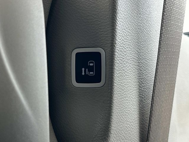 Used 2023 Chrysler Pacifica - photo 15