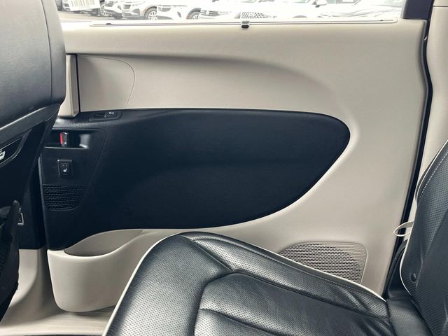 Used 2023 Chrysler Pacifica - photo 16