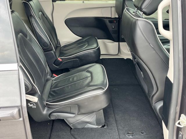 Used 2023 Chrysler Pacifica - photo 17