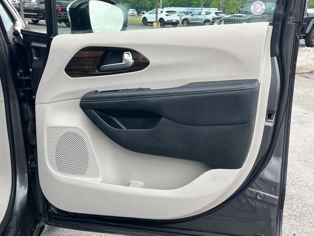 Used 2023 Chrysler Pacifica - photo 18