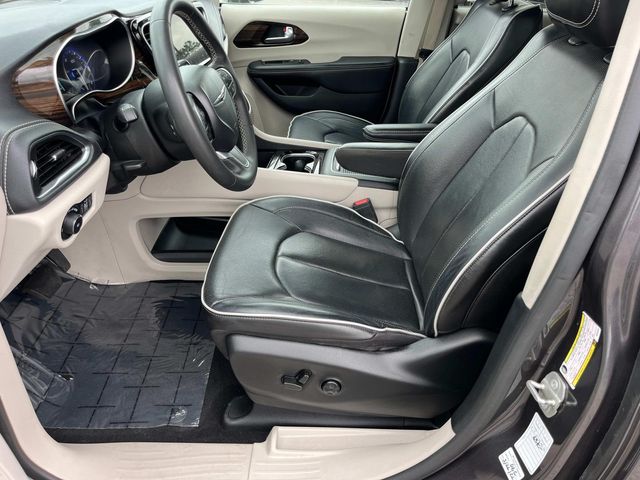 Used 2023 Chrysler Pacifica - photo 21