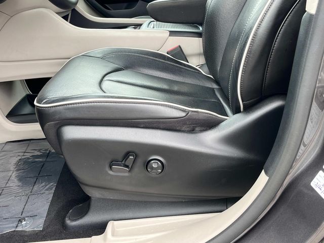 Used 2023 Chrysler Pacifica - photo 22