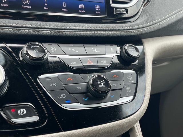 Used 2023 Chrysler Pacifica - photo 29