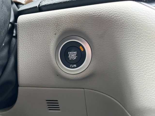 Used 2023 Chrysler Pacifica - photo 31