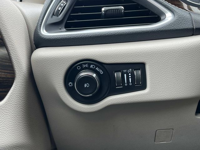 Used 2023 Chrysler Pacifica - photo 32