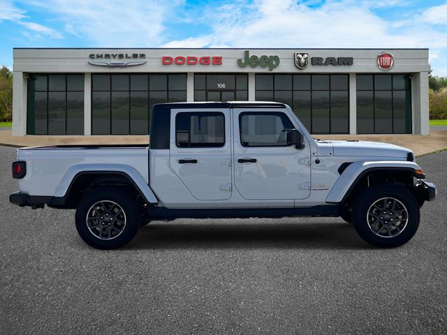 Used 2023 Jeep Gladiator - photo 2