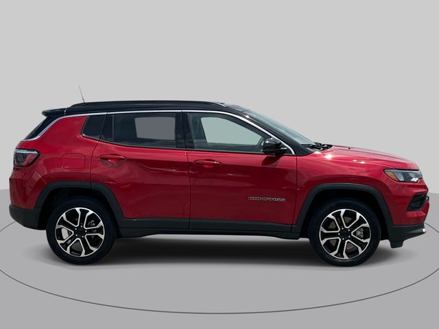 Used 2023 Jeep Compass - photo 2