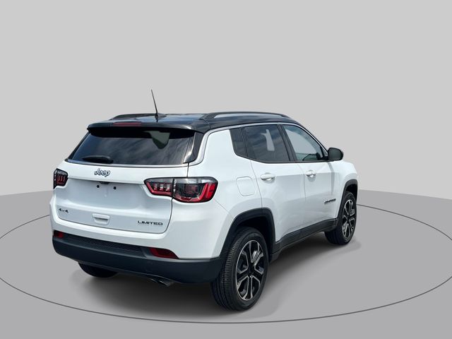 Used 2022 Jeep Compass - photo 2