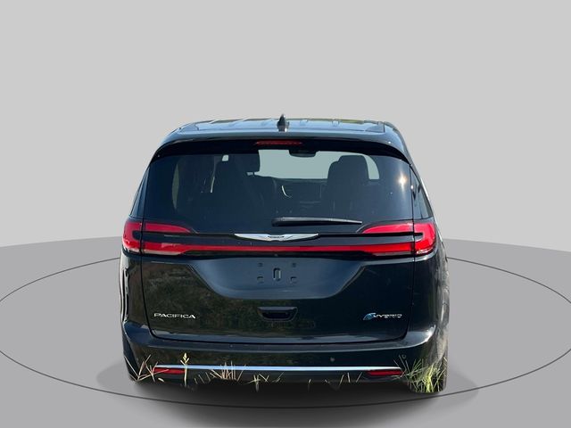 Used 2023 Chrysler Pacifica - photo 2
