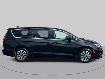 2023 Chrysler Pacifica FWD Minivan for sale #P5485 - photo 2