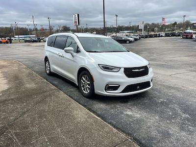 Used 2022 Chrysler Pacifica - photo 1