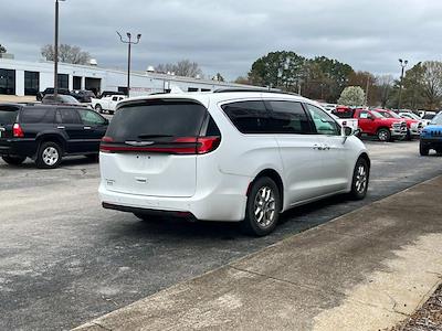 Used 2022 Chrysler Pacifica - photo 1