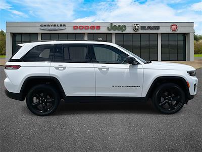 2024 Jeep Grand Cherokee 4x4 SUV for sale #W559130A - photo 2