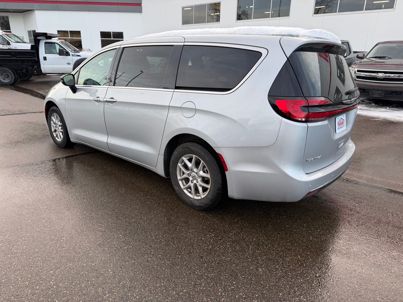 Used 2024 Chrysler Pacifica - photo 5