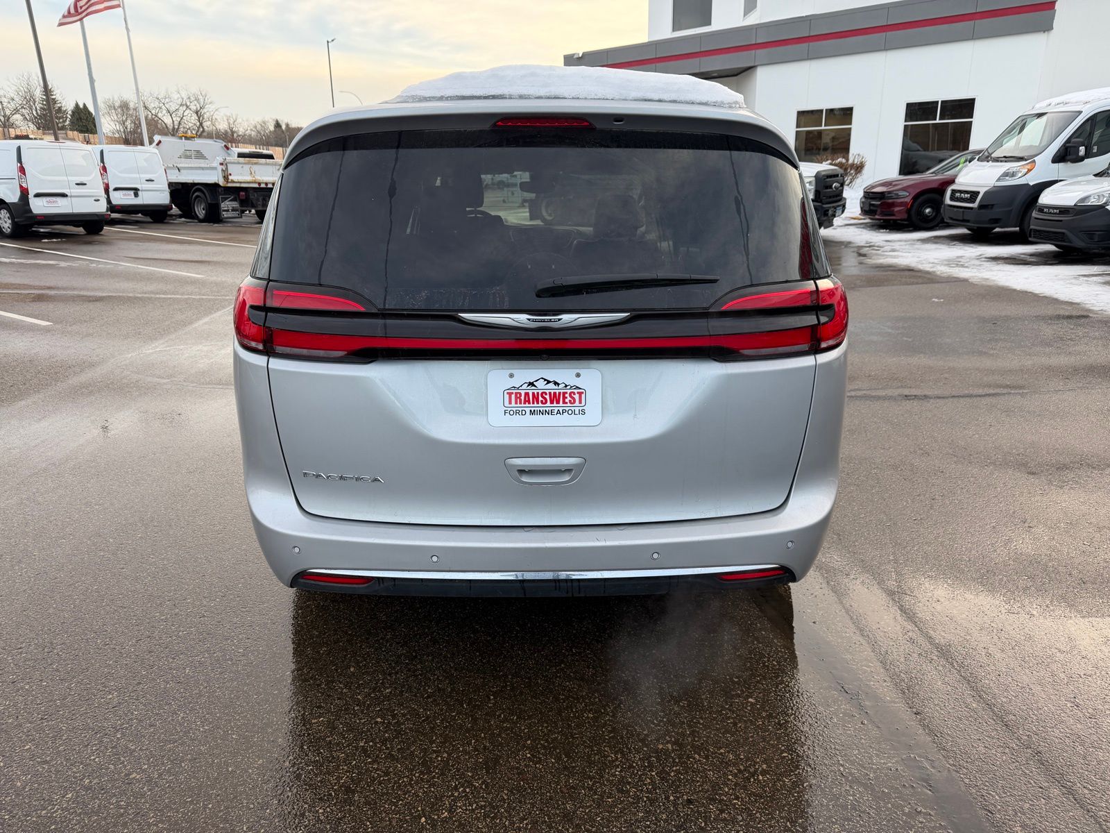 Used 2024 Chrysler Pacifica - photo 6