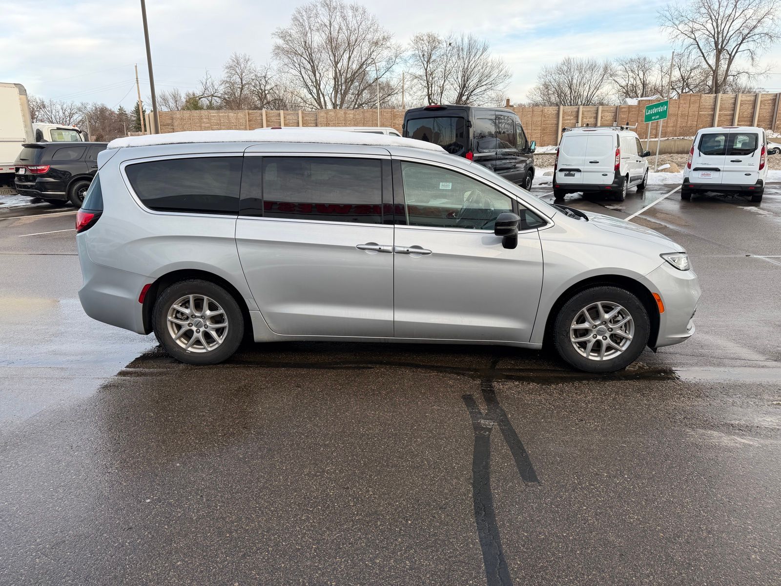 Used 2024 Chrysler Pacifica - photo 8