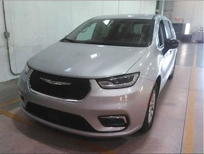 Used 2024 Chrysler Pacifica Touring L Minivan for sale #92L3033 - photo 1