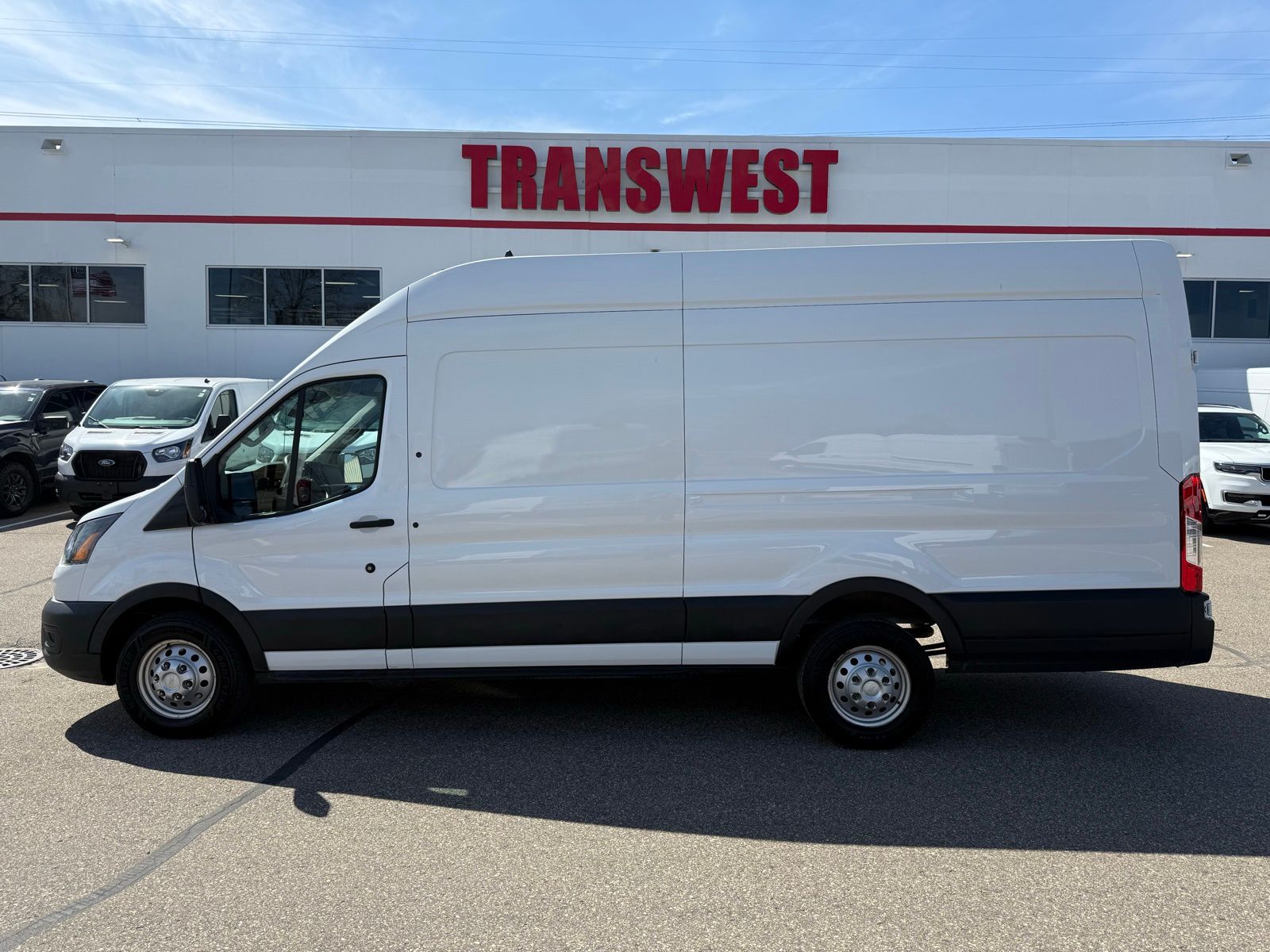 Used 2023 Ford Transit 250 - photo 5