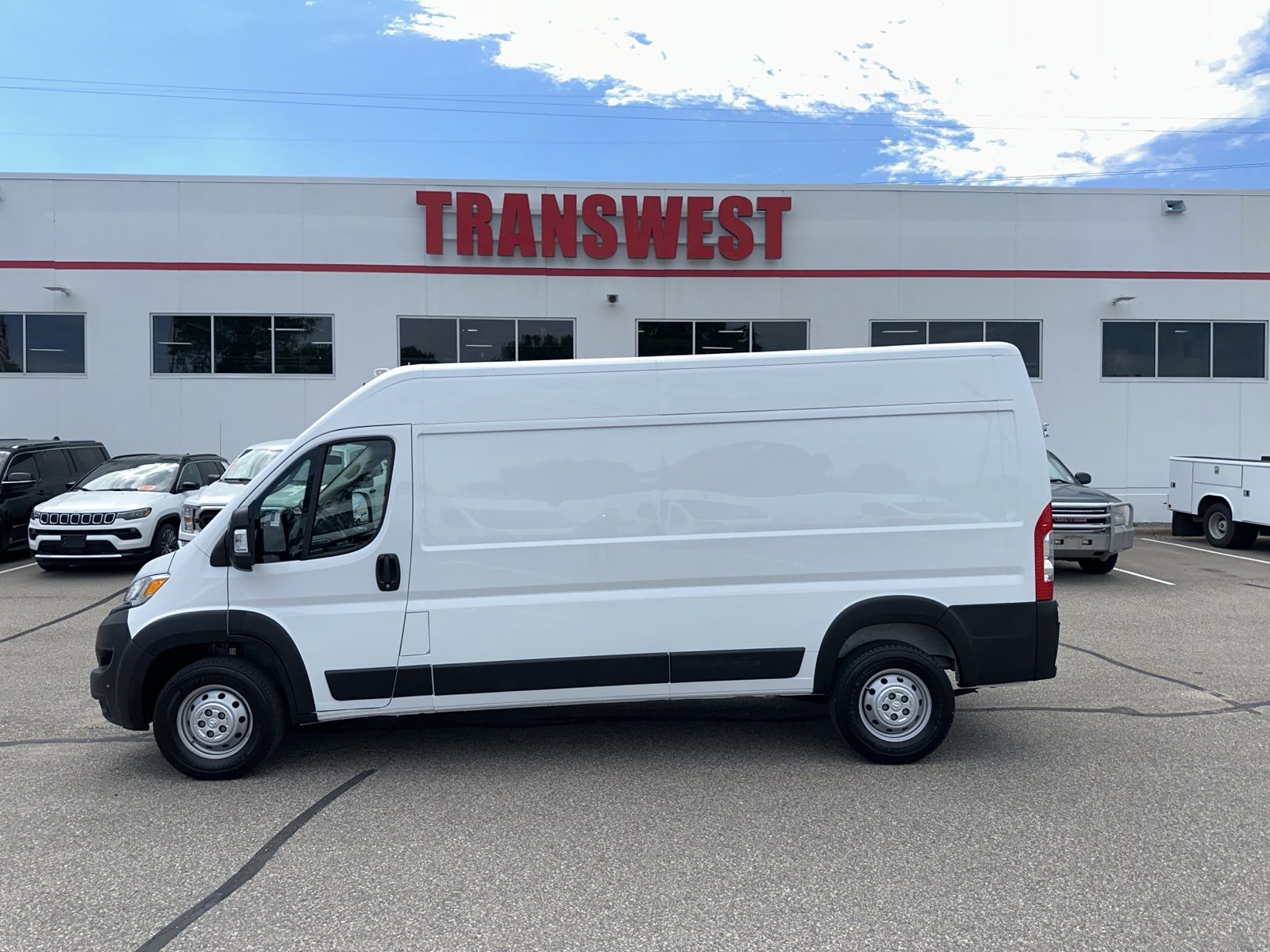 Used 2023 Ram ProMaster 2500 - photo 2