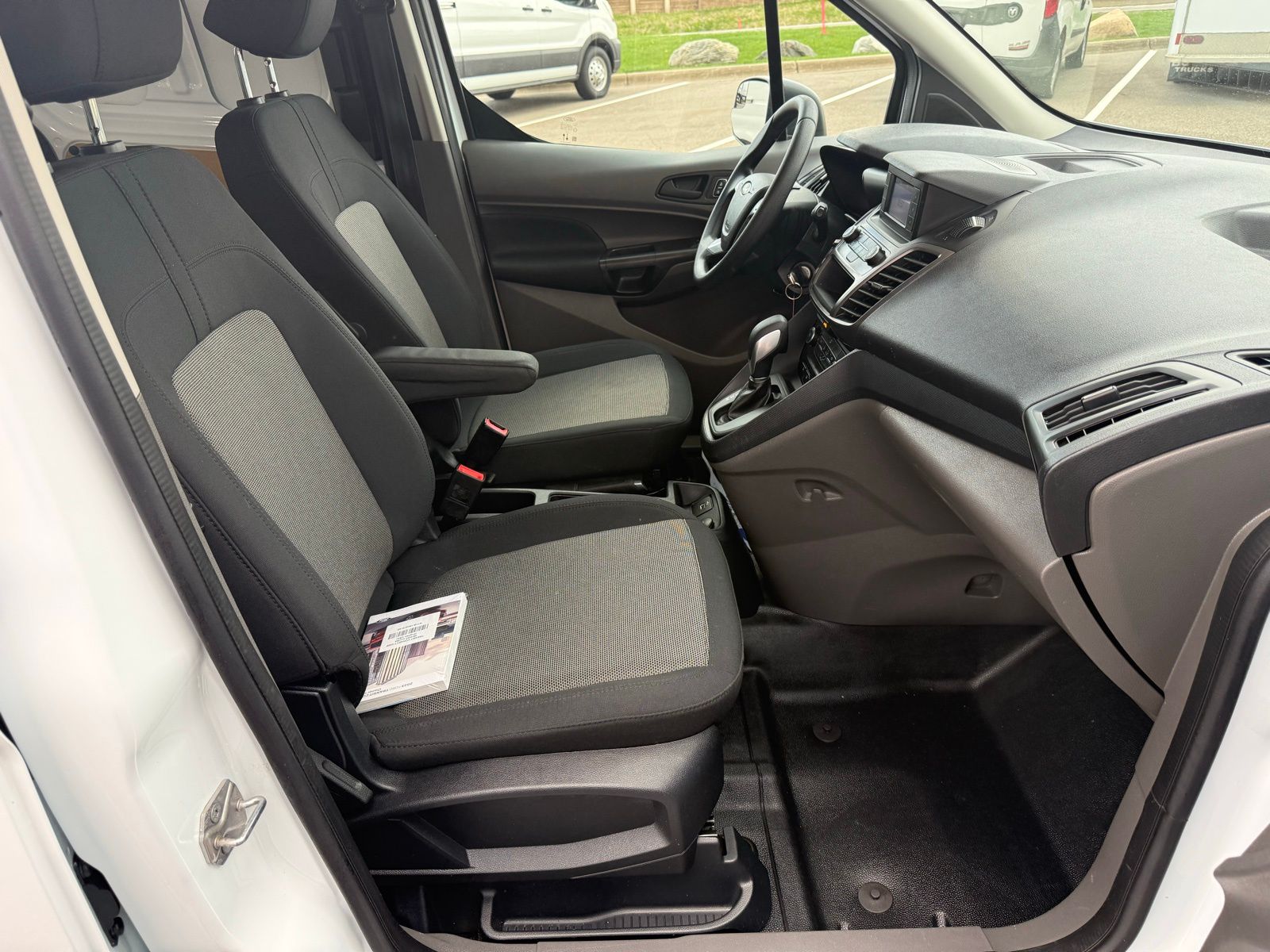 Used 2023 Ford Transit Connect - photo 8