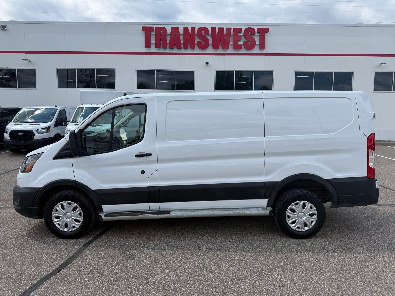 Used 2024 Ford Transit 250 - photo 2