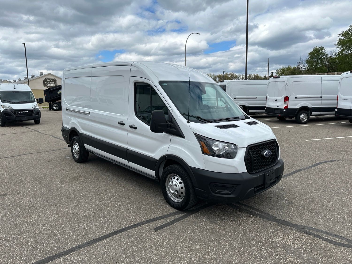Used 2024 Ford Transit 250 - photo 9