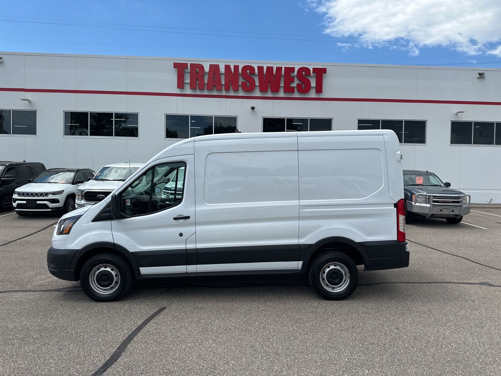 Used 2023 Ford Transit 250 - photo 2