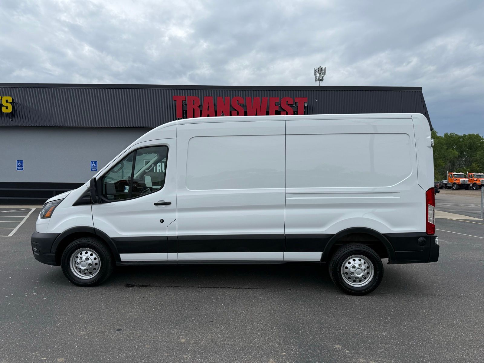 Used 2024 Ford Transit 250 - photo 2
