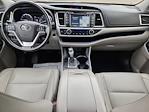 2017 Toyota Highlander 4x4 SUV for sale #P2393A - photo 11