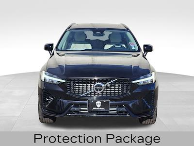 Used 2025 Volvo XC60 - photo 1