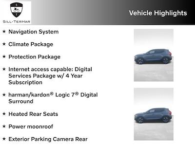 Used 2023 Volvo XC40 - photo 1