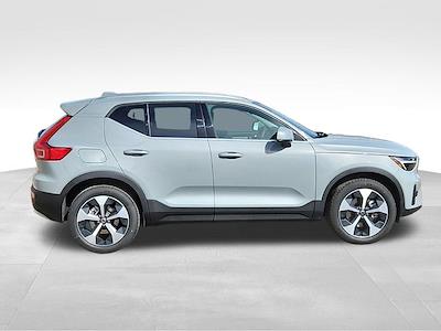 Used 2025 Volvo XC40 - photo 1