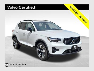 Used 2026 Volvo XC40 - photo 1