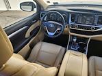 Used 2016 Toyota Highlander XLE for sale #V7984A - photo 11