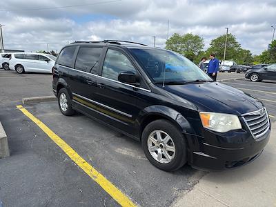2009 Chrysler Town and Country FWD Minivan for sale #R525943A - photo 2