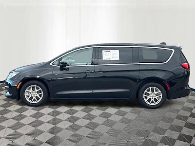 Used 2023 Chrysler Voyager LX Minivan for sale #R601957B - photo 2