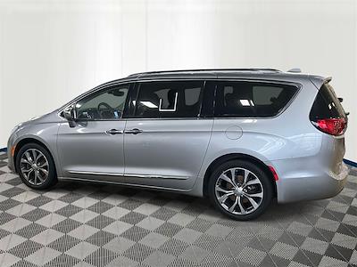 Used 2017 Chrysler Pacifica Limited Minivan for sale #R744976B - photo 2