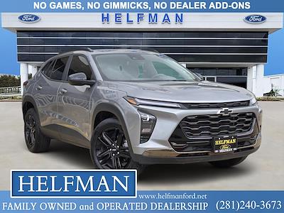 Used 2025 Chevrolet Trax - photo 1