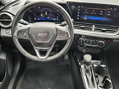 Used 2025 Chevrolet Trax - photo 1