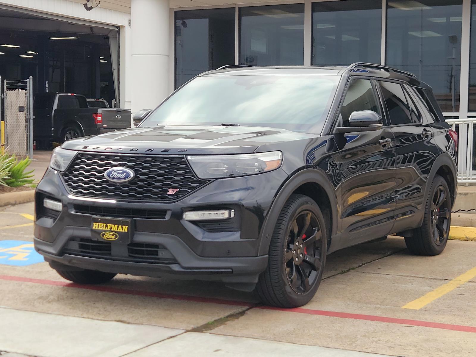 Used 2020 Ford Explorer - photo 2