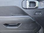 2020 Jeep Gladiator Crew Cab 4WD Pickup for sale #L133059 - photo 17