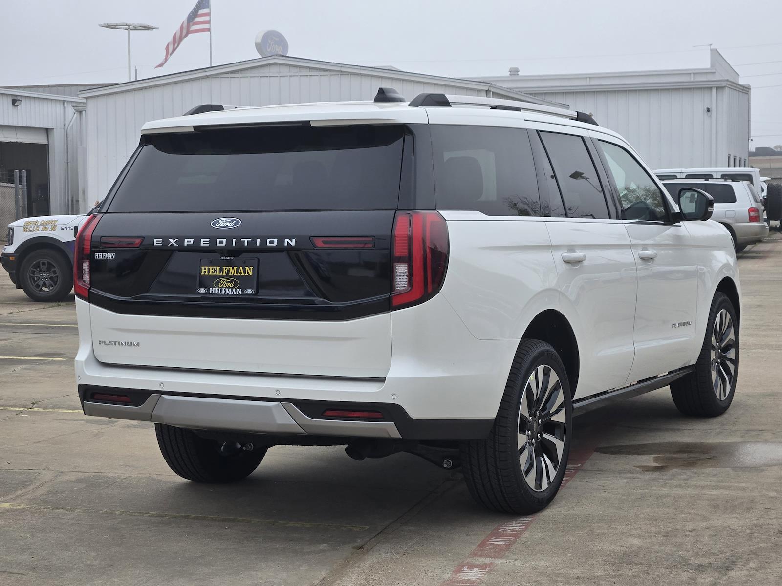 New 2025 Ford Expedition - photo 2