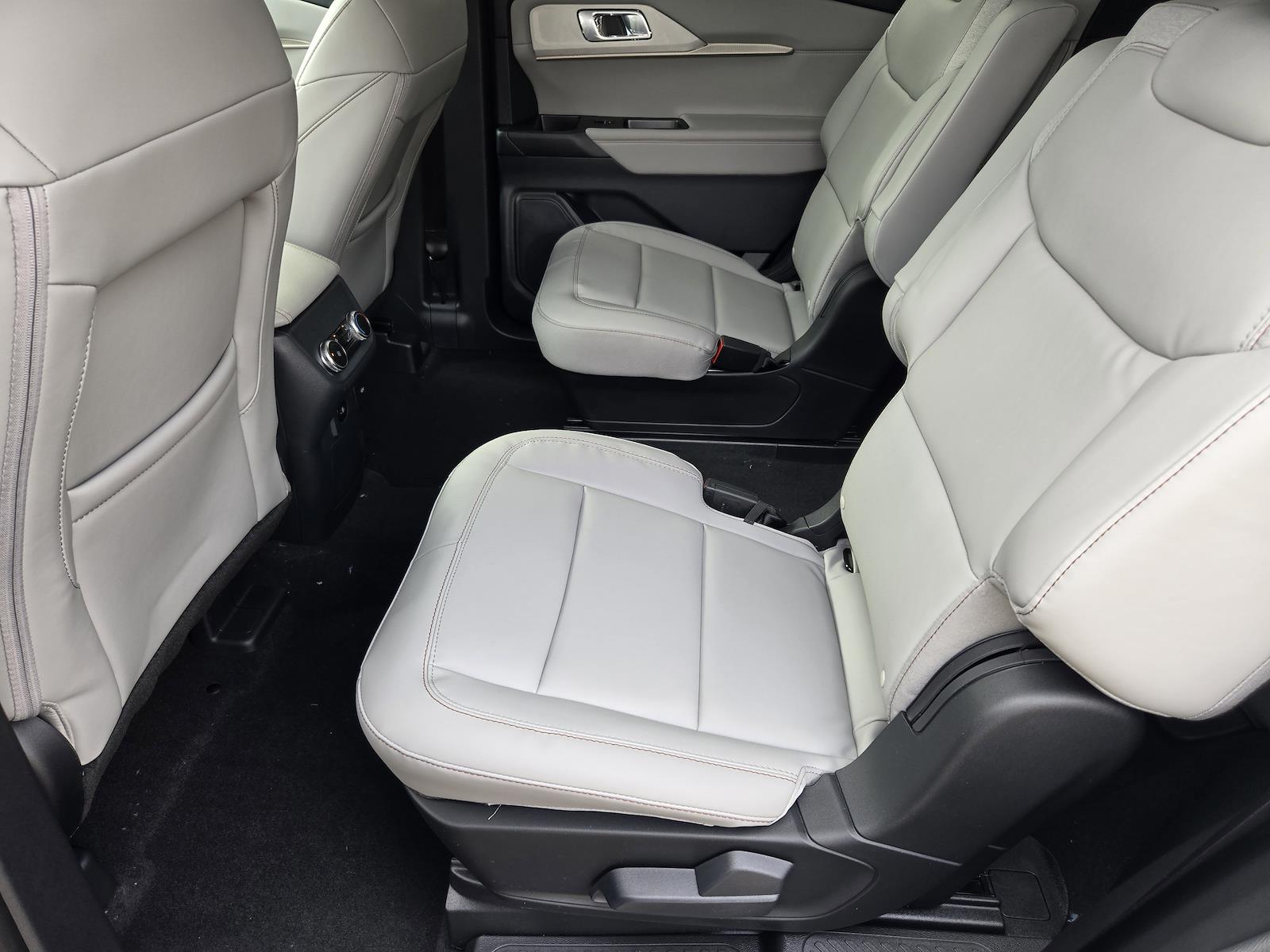 New 2026 Ford Explorer - photo 24